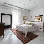 Palazzo Doria D'angri 4*